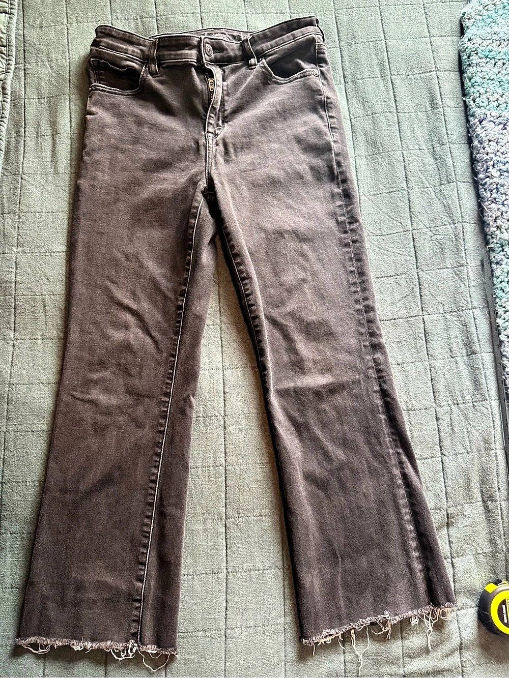 American Eagle AE Cropped Straight Leg Ankle Jeans in Black Waist 8